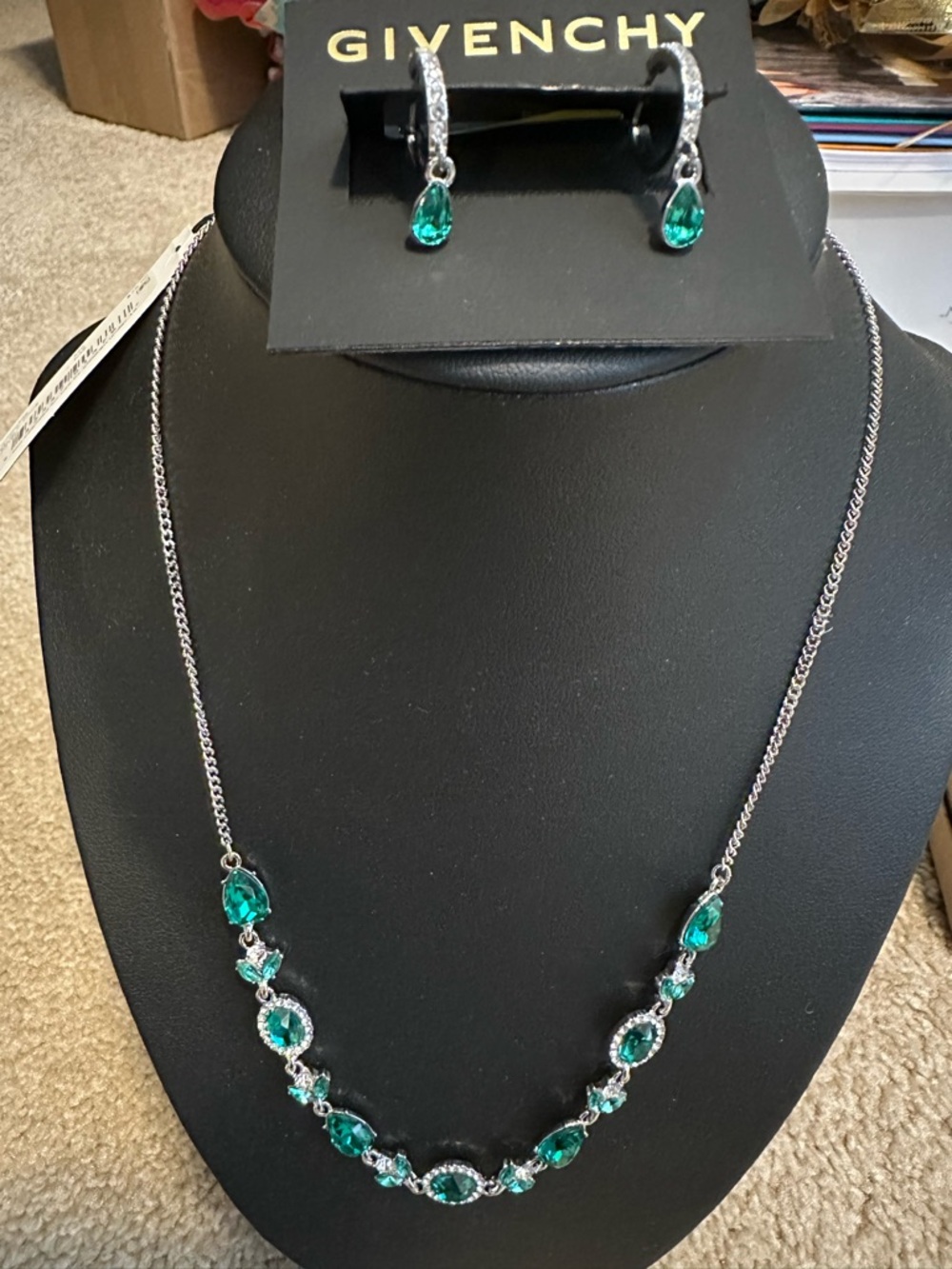 🆕 Givenchy Women’s Emerald Green Crystal Necklace & Earring Set